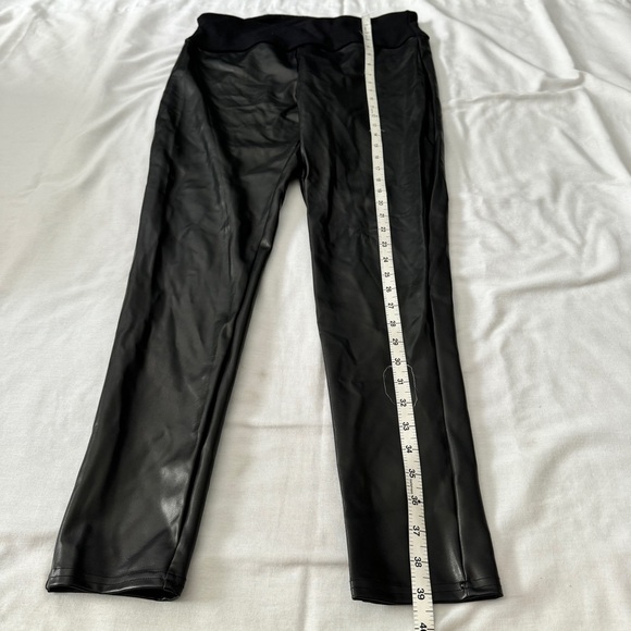 Spanx Assets 1X Black All Over Faux Leather Leggings ~ Slimming Shiny - Picture 7 of 9